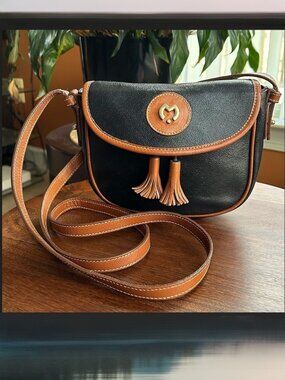 MILA SCHON Leather Crossbody Bag Black 👜